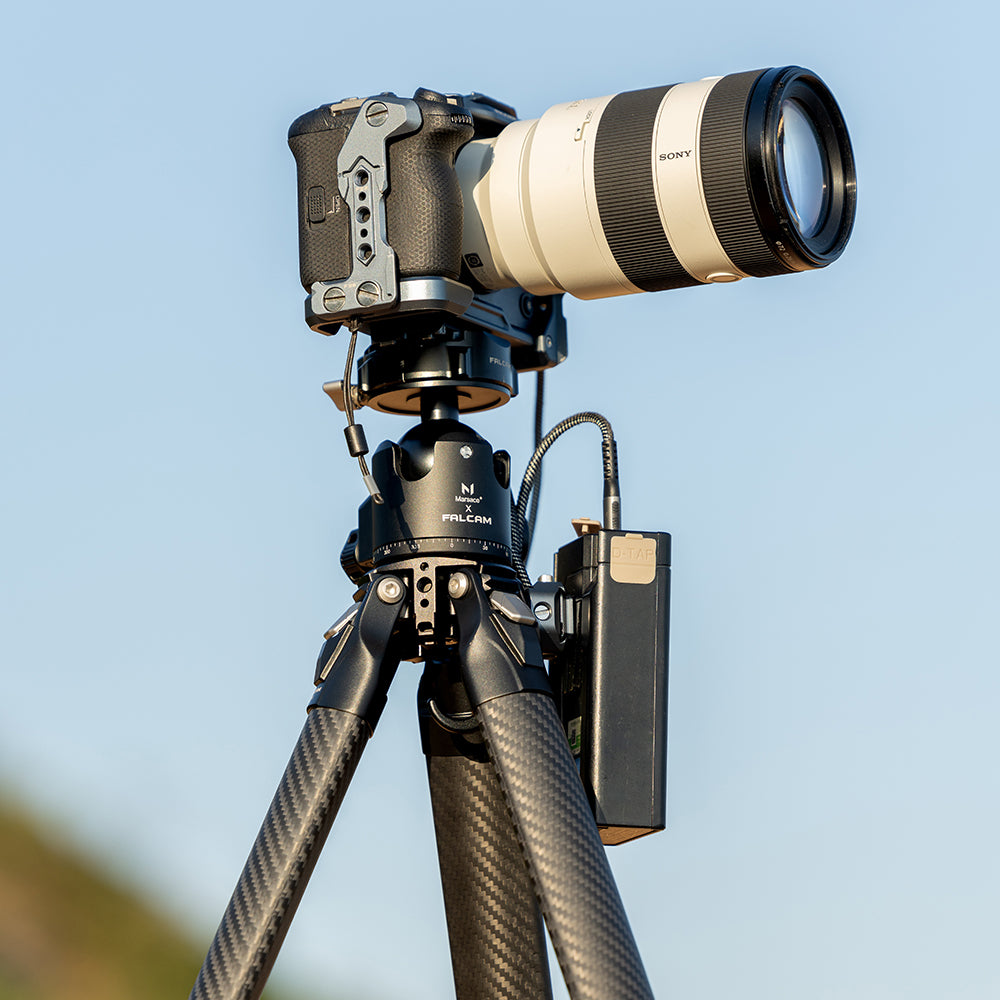 TreeRoot Carbon Fiber Small Tripod R140T, 4-Section Legs,Quick Lock Tripod Only-T00A4904